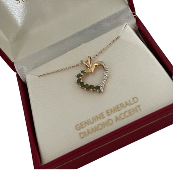 18KT Gold Genuine Emerald Diamond Heart Necklace - Picture 2 of 9